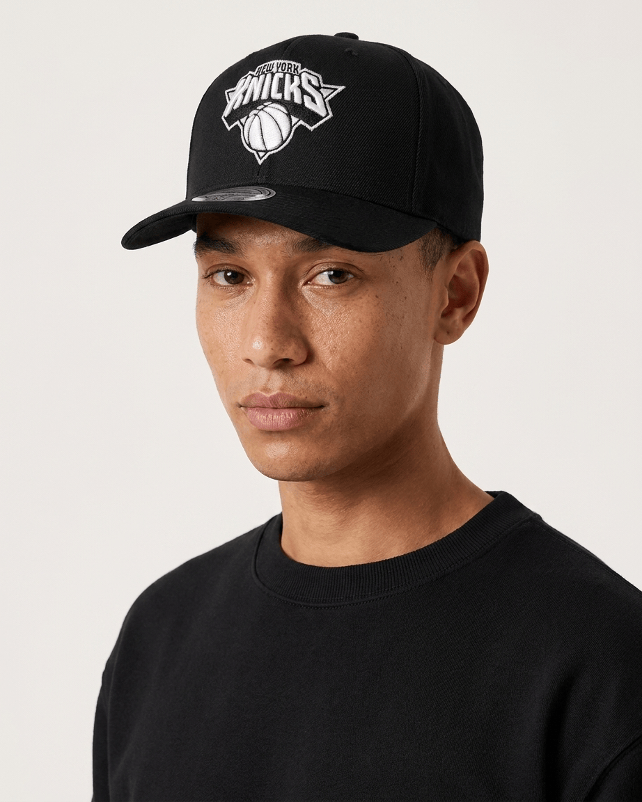 US Sports HQ Bundles New York Knicks Mitchell & Ness NBA 110 Snapback Bundle