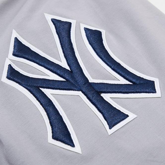 New York Yankees Pro Standard MLB Classic Chenille T-Shirt - Grey