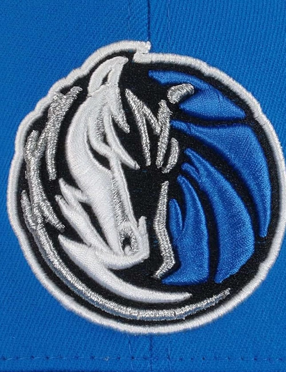 Dallas Mavericks Mitchell & Ness NBA Team Classic Red Snapback Hat - Blue