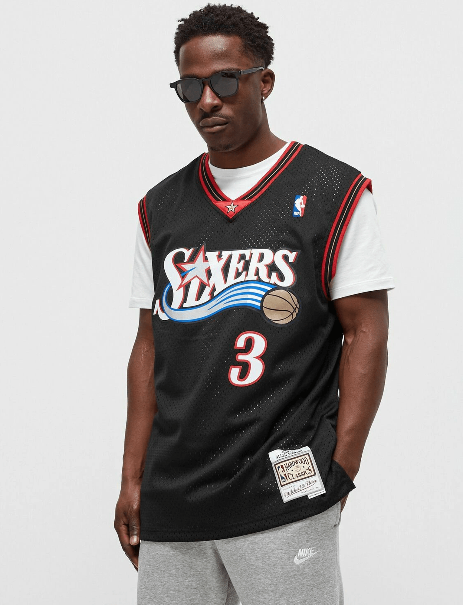 Allen Iverson Philadelphia 76ers Mitchell & Ness NBA 00-01 HWC Swingman Jersey - Black