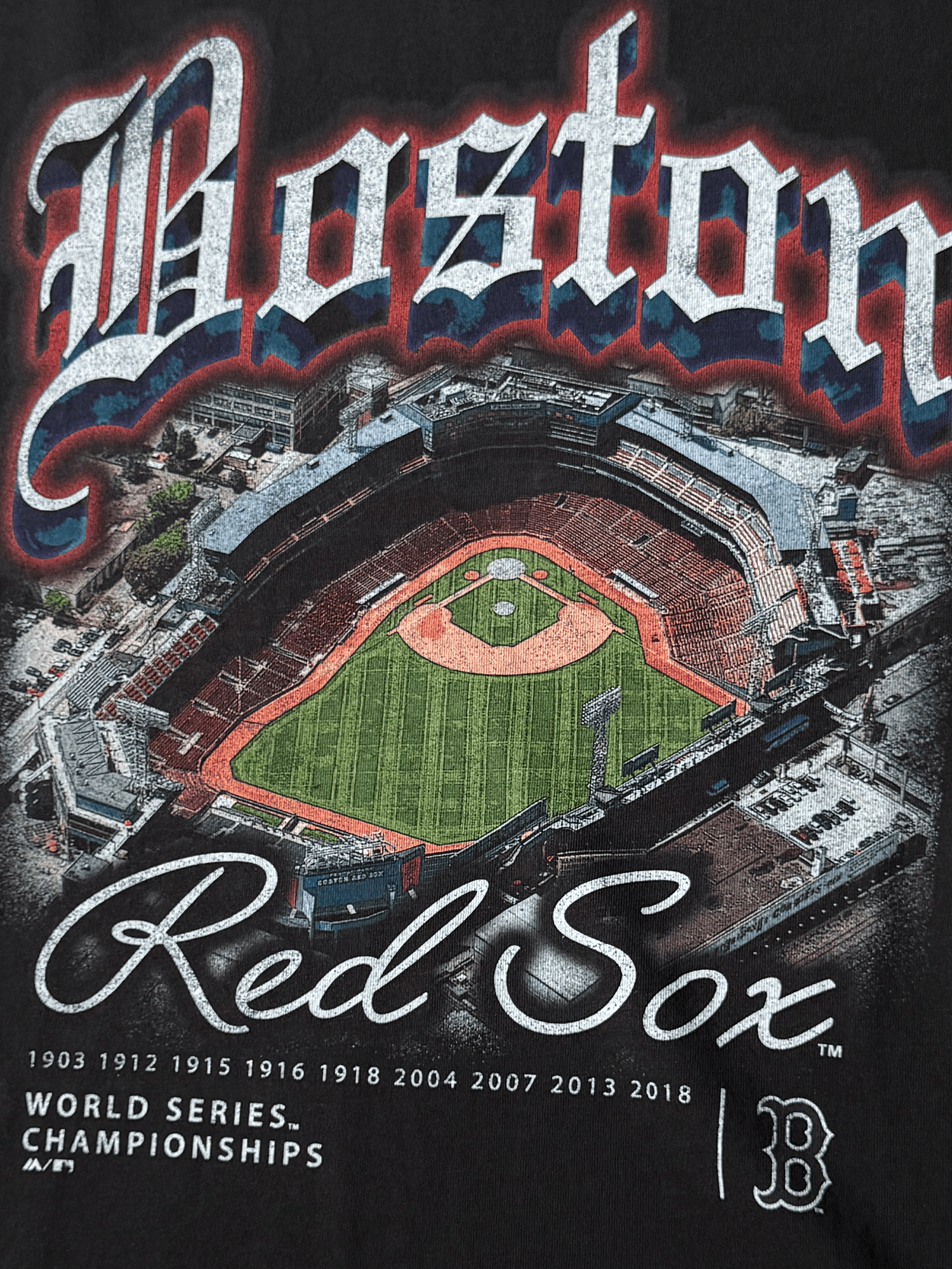 Boston Red Sox Majestic MLB Gothic Stadium Vintage T-Shirt - Faded Black
