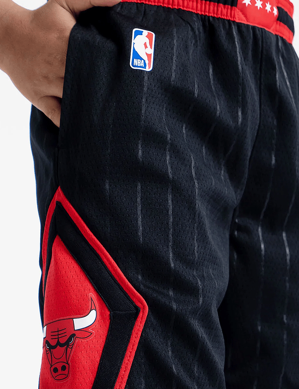 Youths Chicago Bulls Nike NBA Statement Swingman Shorts - Black