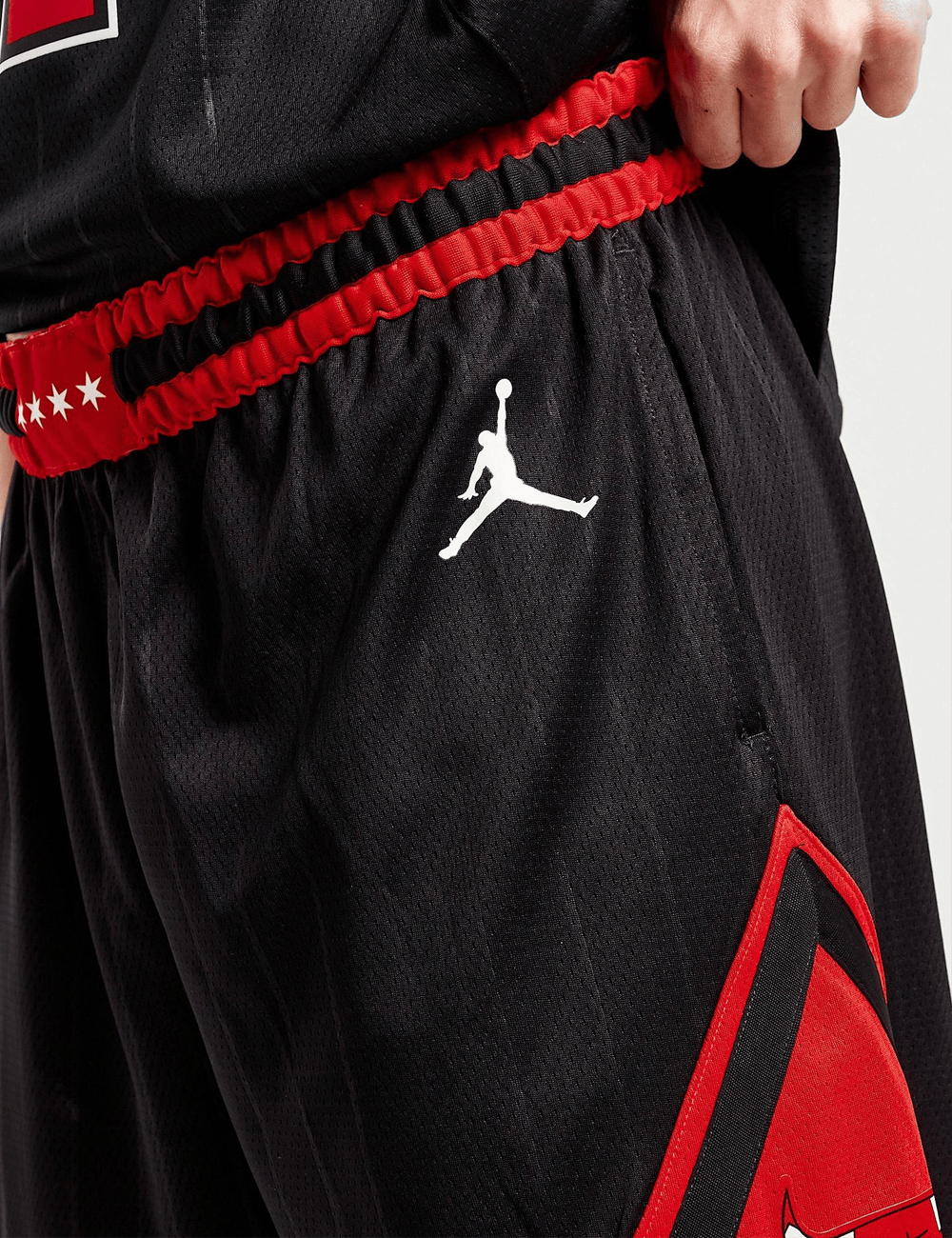 Youths Chicago Bulls Nike NBA Statement Swingman Shorts - Black