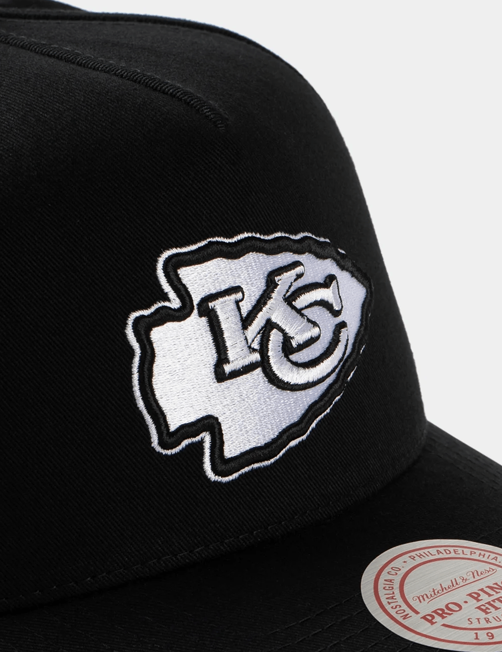 Kansas City Chiefs Mitchell & Ness NFL Monochrome Pro Pinch Snapback Hat - Black