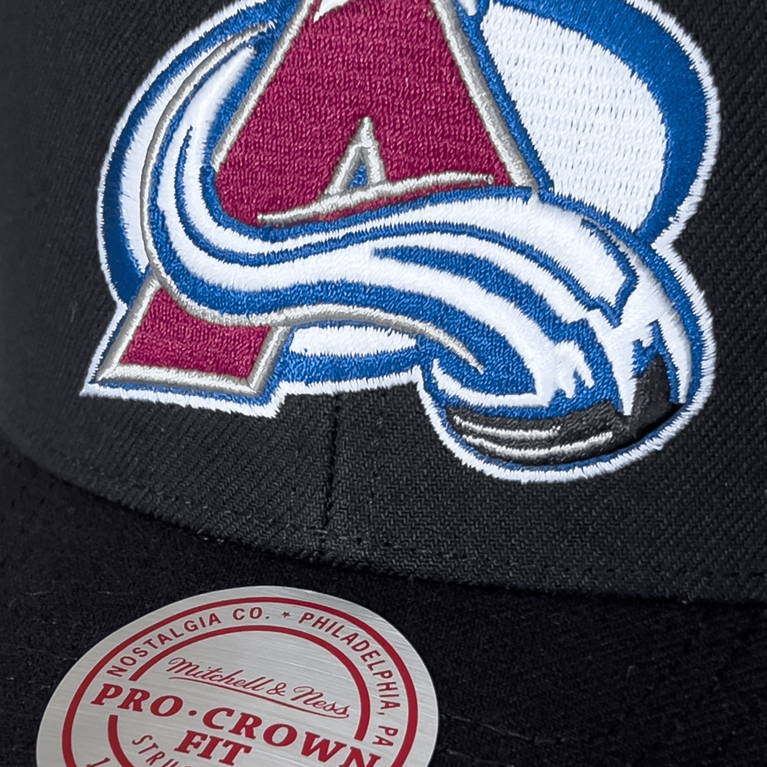 Colorado Avalanche Mitchell & Ness NHL Icon Pro Crown Snapback Hat - Black
