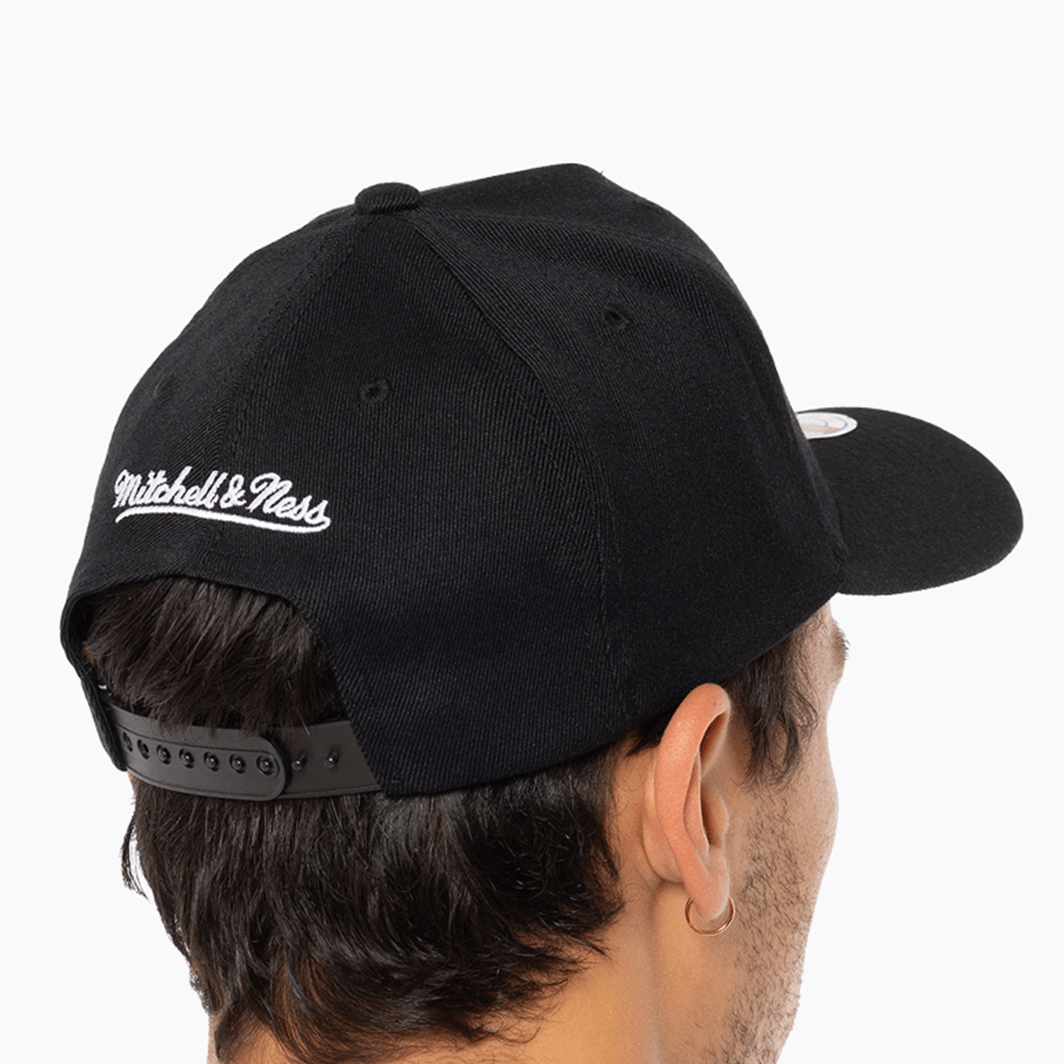 Charlotte Hornets Mitchell & Ness NBA HWC Classic Red Snapback Hat - Black