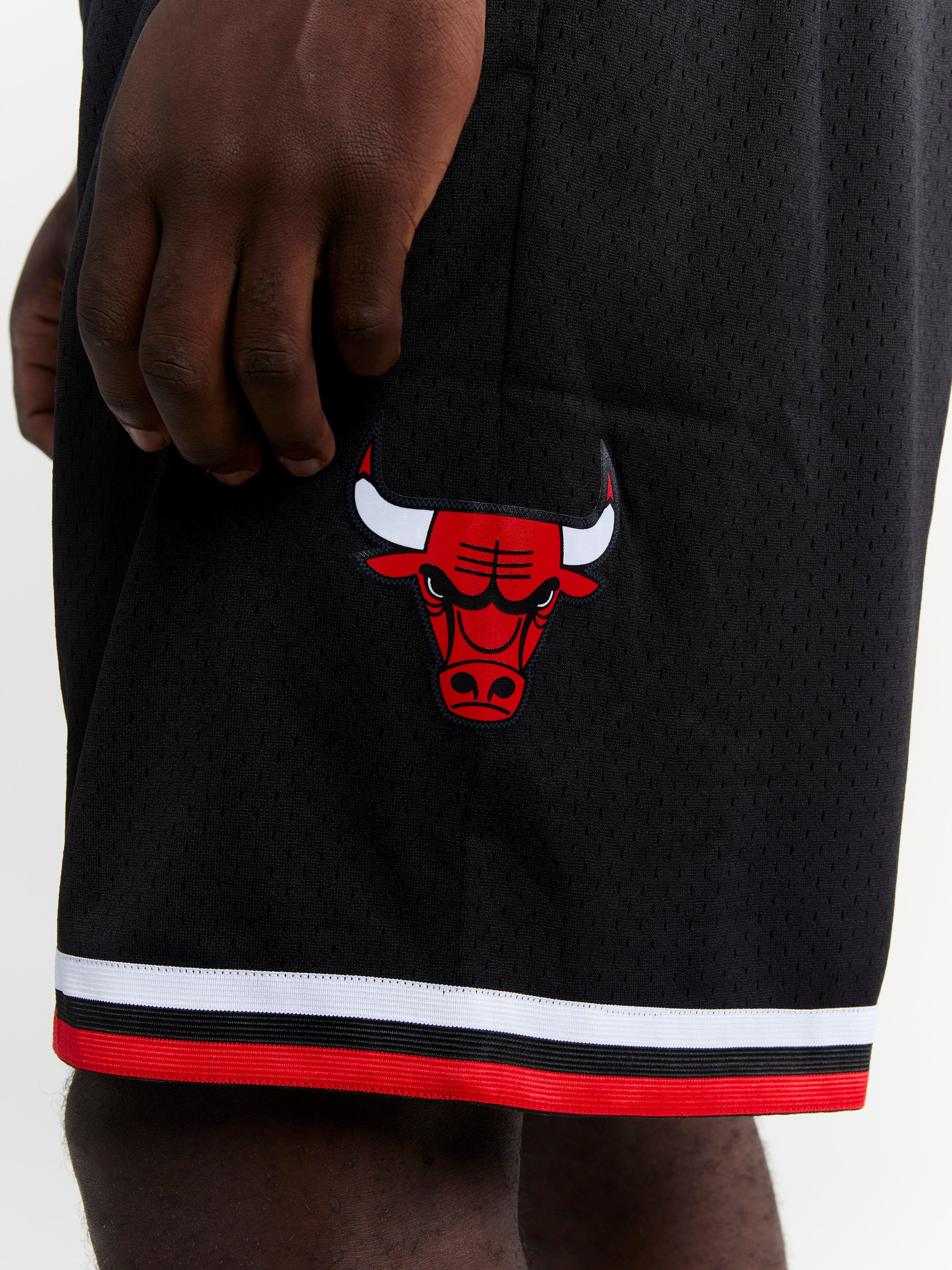 Chicago Bulls Mitchell & Ness NBA 97-98 Alt Swingman Shorts - Black