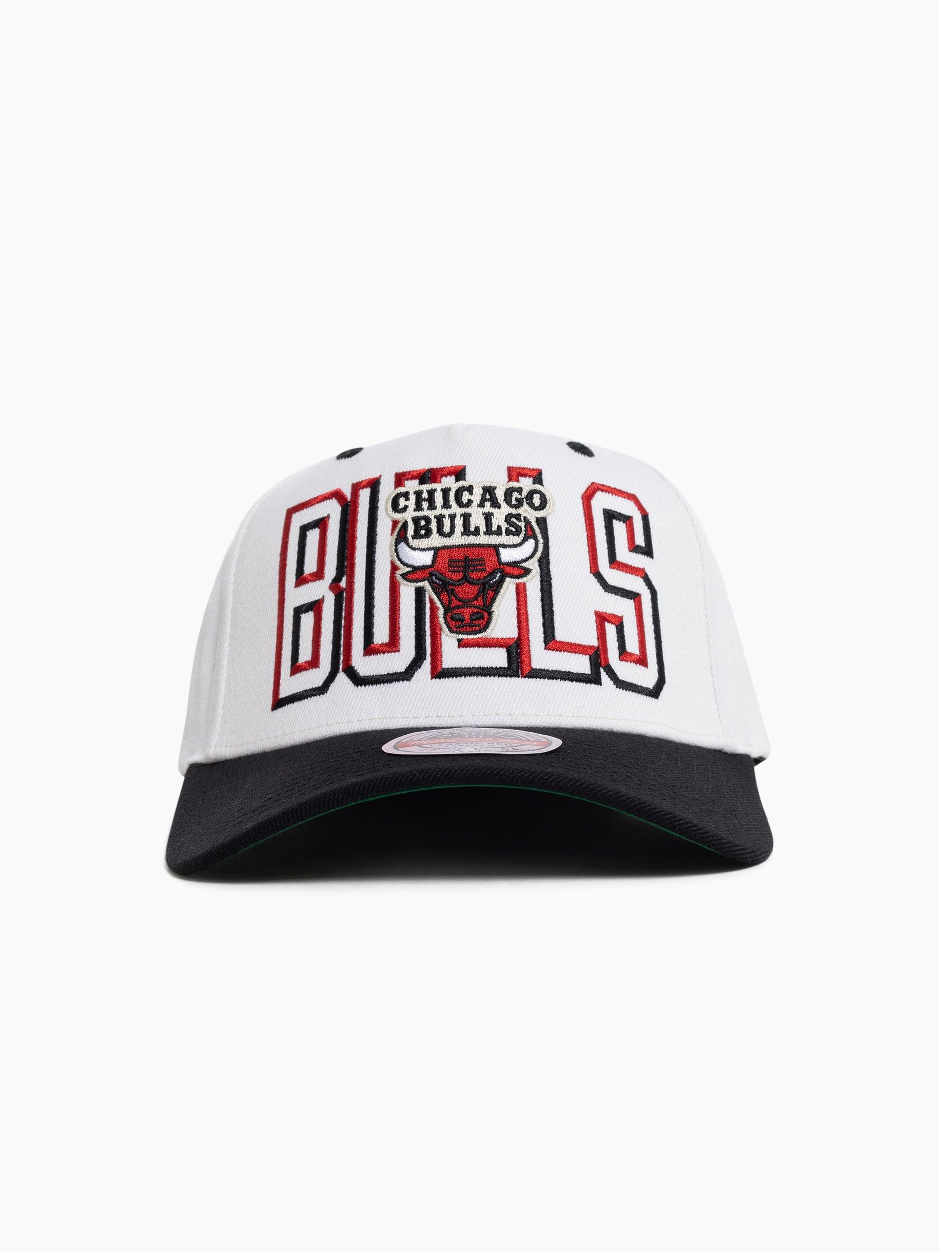 Chicago Bulls Mitchell & Ness NBA Bevel Classic Red Snapback Hat - White