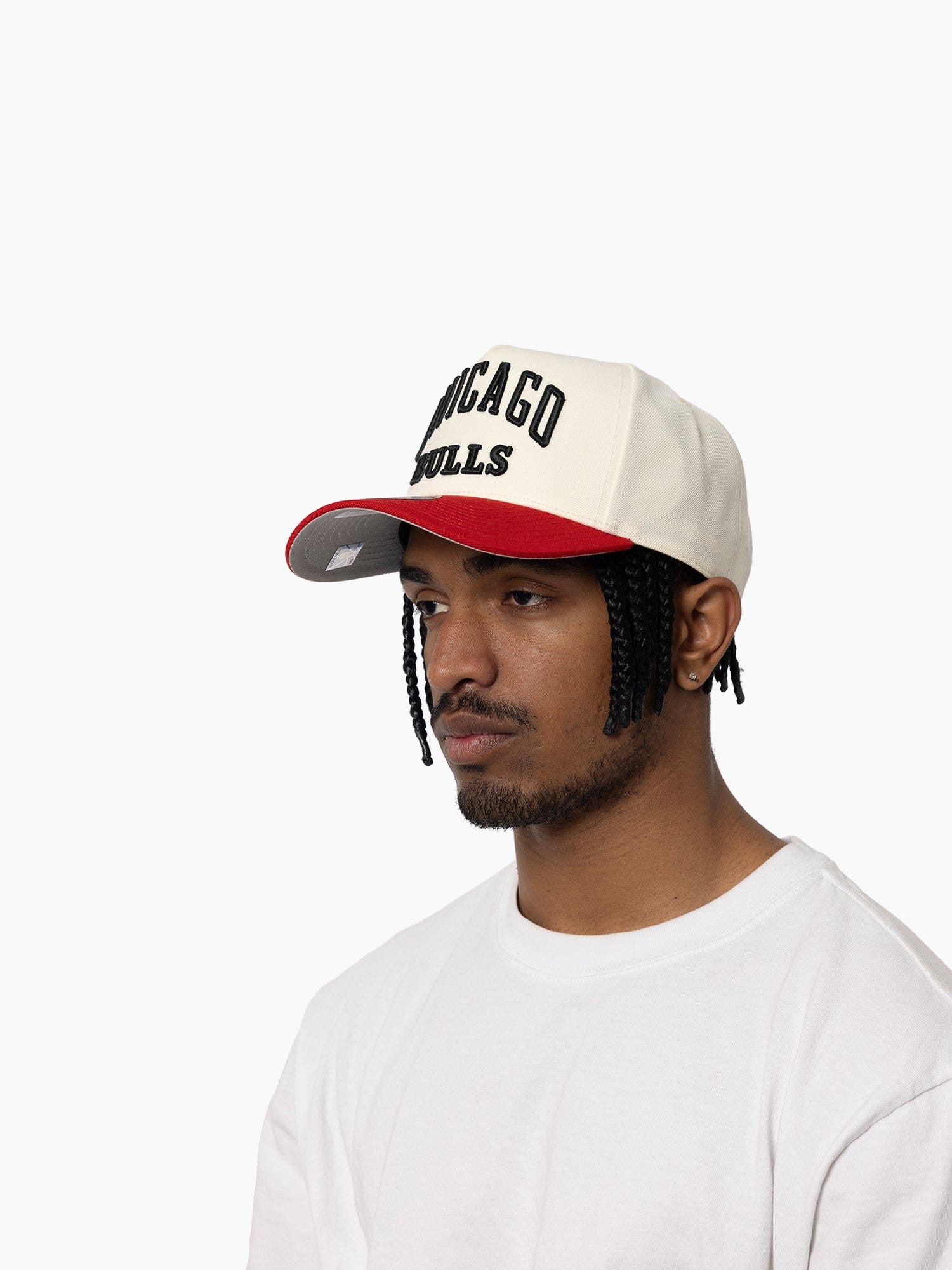 Chicago Bulls Mitchell & Ness NBA Tri Logo Pro Pinch Snapback Hat - Off White