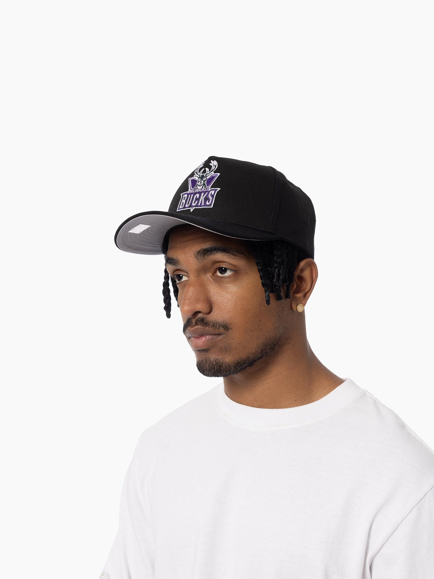 Milwaukee Bucks Mitchell & Ness NBA HWC Pro Pinch Snapback Hat - Black