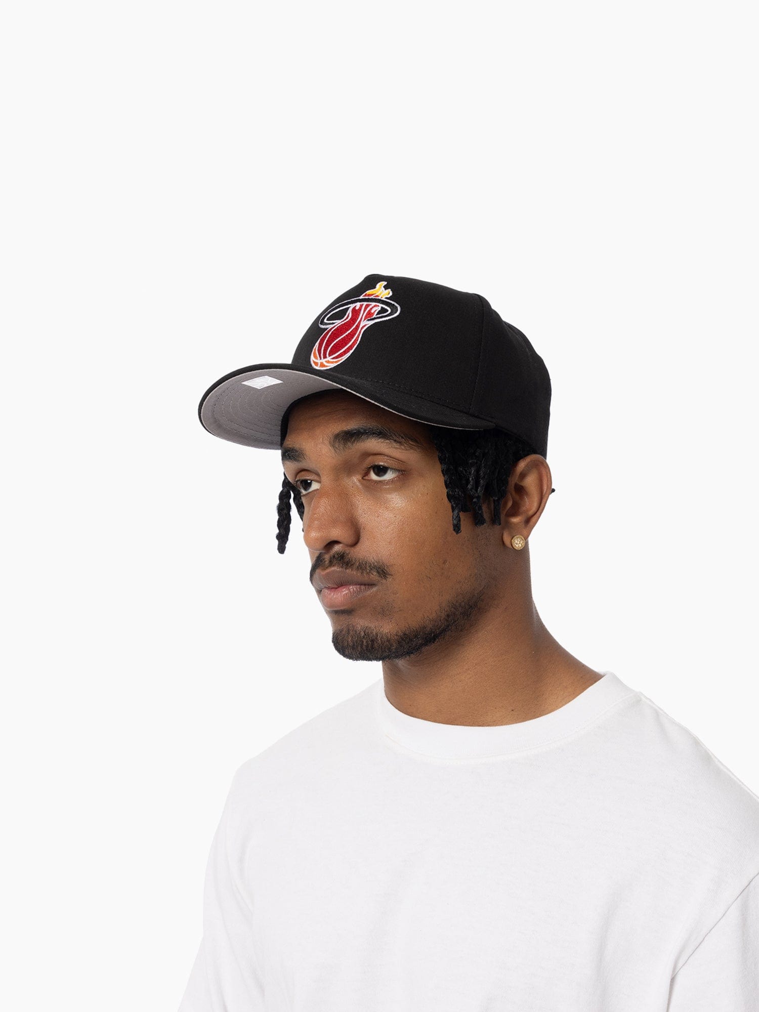Miami Heat Mitchell & Ness NBA HWC Pro Pinch Snapback Hat - Black