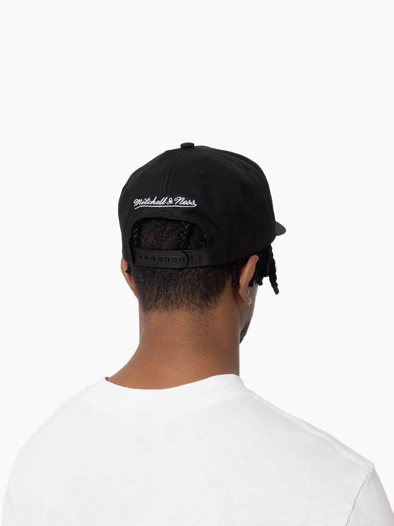 Philadelphia 76ers Mitchell & Ness NBA HWC Pro Pinch Snapback Hat - Black