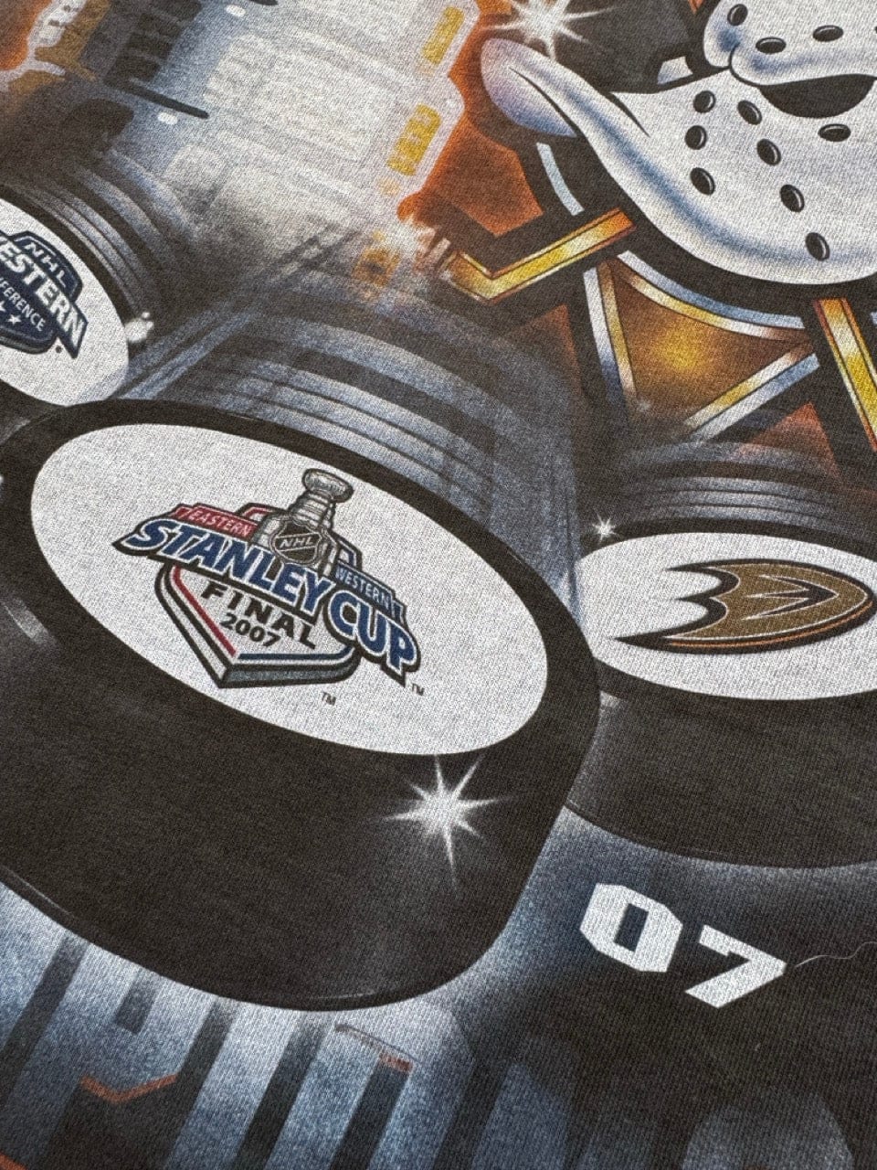 Mitchell And Ness T-Shirts Anaheim Ducks Mitchell & Ness NHL 07 Stanley Cup Vintage T-Shirt - Washed Black