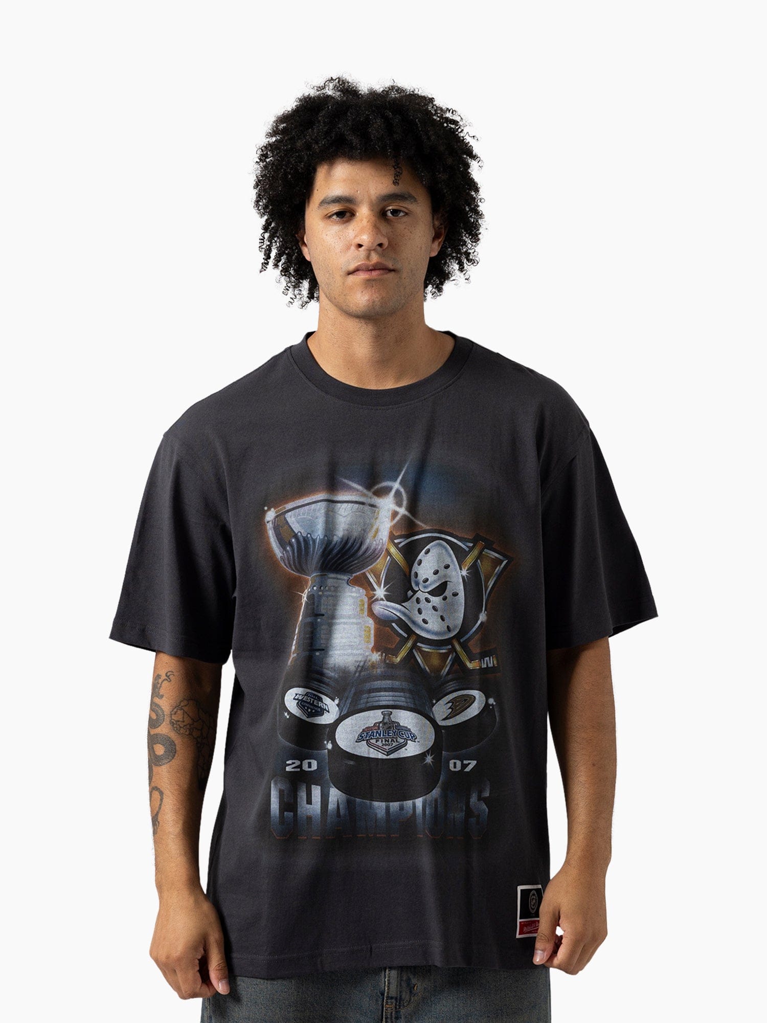Mitchell And Ness T-Shirts Anaheim Ducks Mitchell & Ness NHL 07 Stanley Cup Vintage T-Shirt - Washed Black