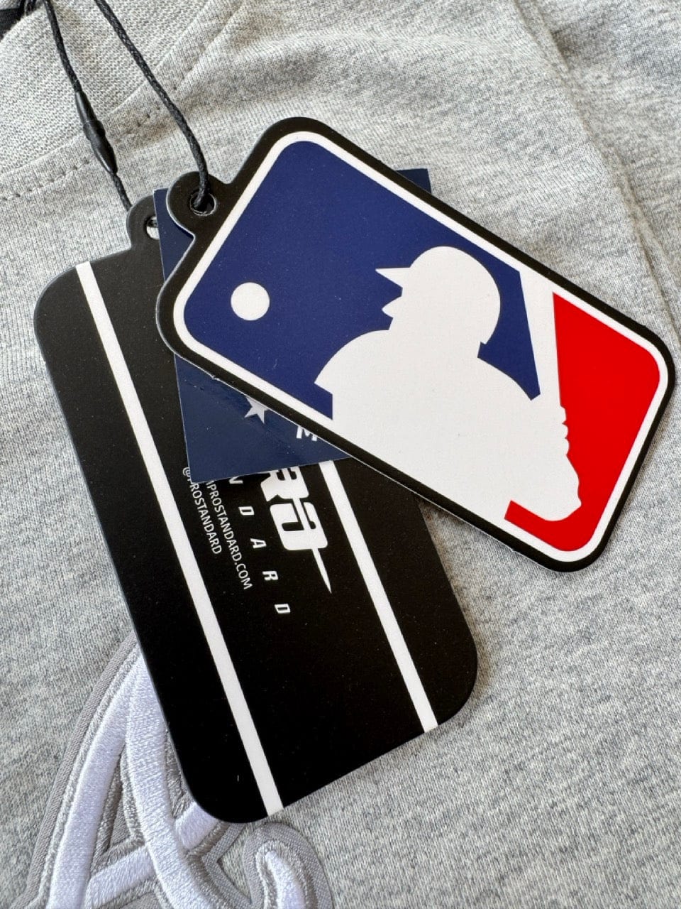 Pro Standard T-Shirts Atlanta Braves Pro Standard MLB Team Icon Flex T-Shirt - Heather Grey