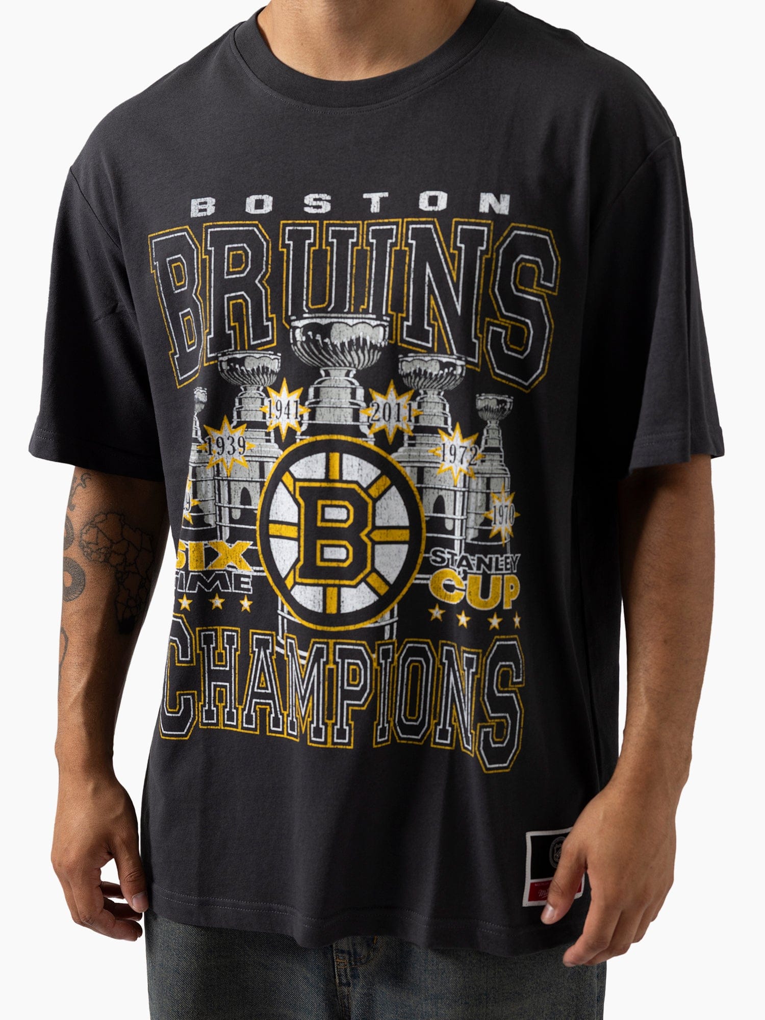 Mitchell And Ness T-Shirts Boston Bruins Mitchell & Ness NHL 6 x Stanley Cup Vintage T-Shirt - Washed Black