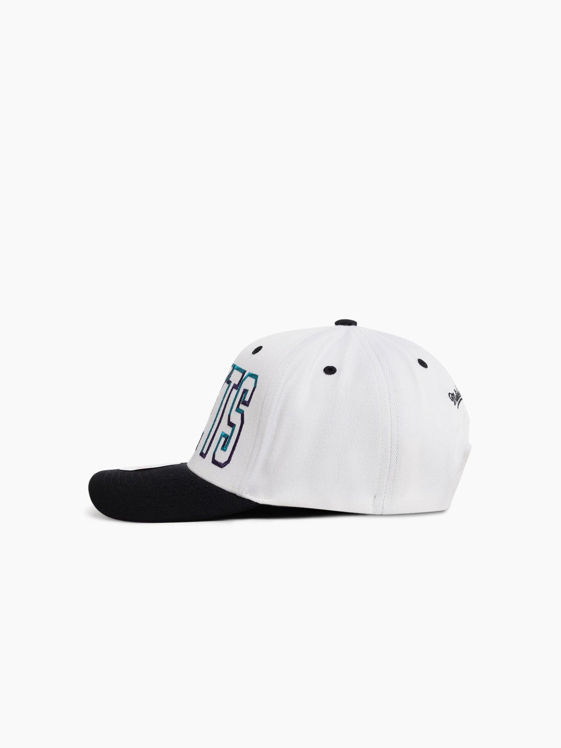 Mitchell And Ness Caps Charlotte Hornets Mitchell & Ness NBA Bevel Classic Red Snapback Hat - White