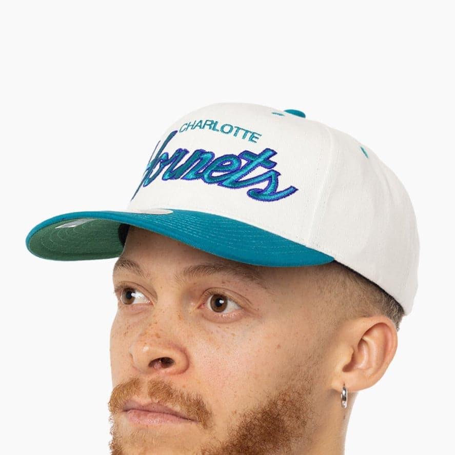 Mitchell And Ness Caps Charlotte Hornets Mitchell & Ness NBA HWC Script Deadstock Snapback Hat - Off White