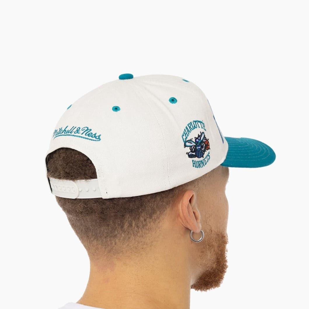 Mitchell And Ness Caps Charlotte Hornets Mitchell & Ness NBA HWC Script Deadstock Snapback Hat - Off White