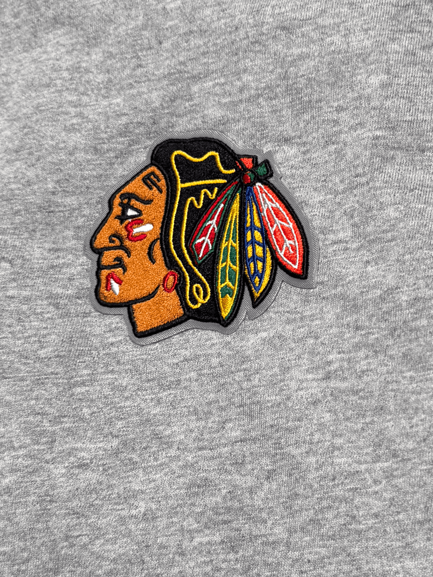 Pro Standard T-Shirts Chicago Blackhawks Pro Standard NHL Team Icon Flex T-Shirt - Heather Grey
