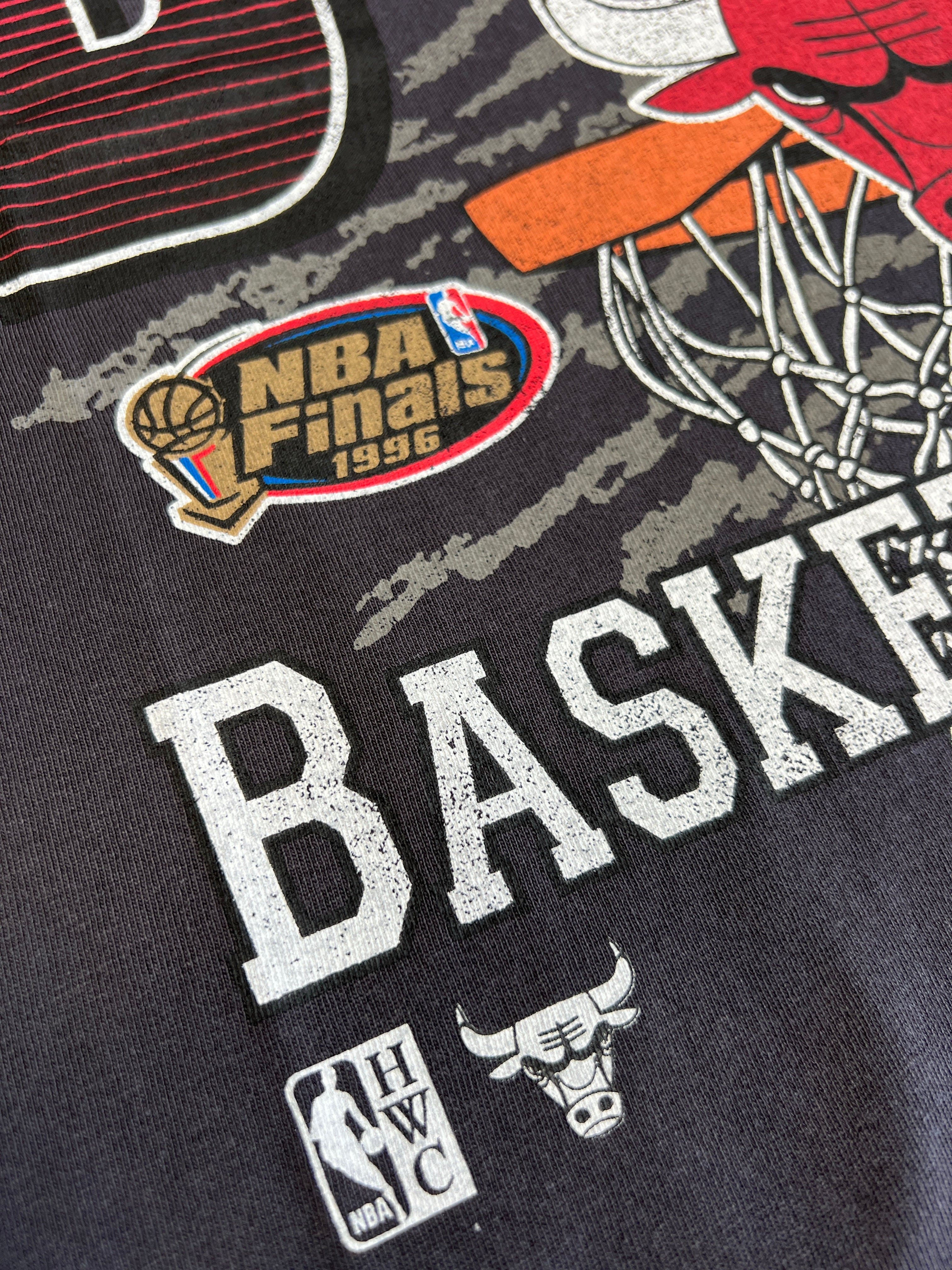 Mitchell And Ness T-Shirts Chicago Bulls Mitchell & Ness NBA Basketed Vintage T-Shirt - Overdyed Black