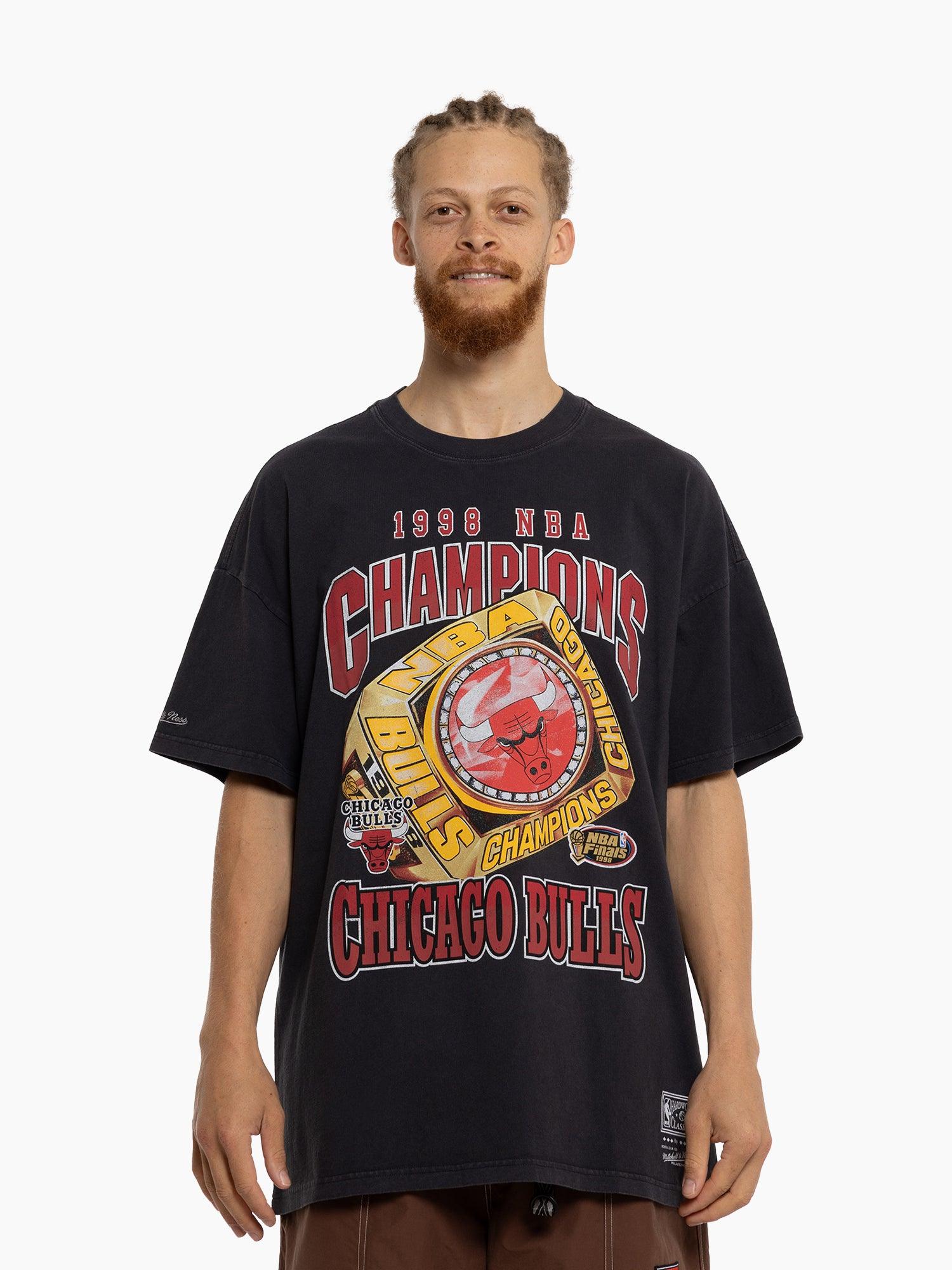 Mitchell And Ness T-Shirts Chicago Bulls Mitchell & Ness NBA Champs History Vintage T-Shirt - Faded Black