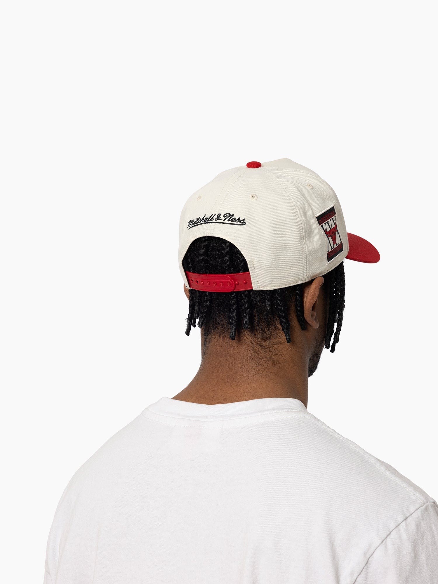 Mitchell And Ness Caps Chicago Bulls Mitchell & Ness NBA Tri Logo Pro Pinch Snapback Hat - Off White