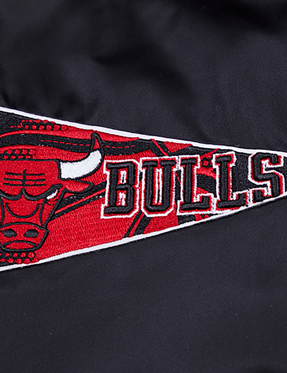 Pro Standard Jackets Chicago Bulls Pro Standard NBA Retro Classic Lightweight Satin Jacket - Black