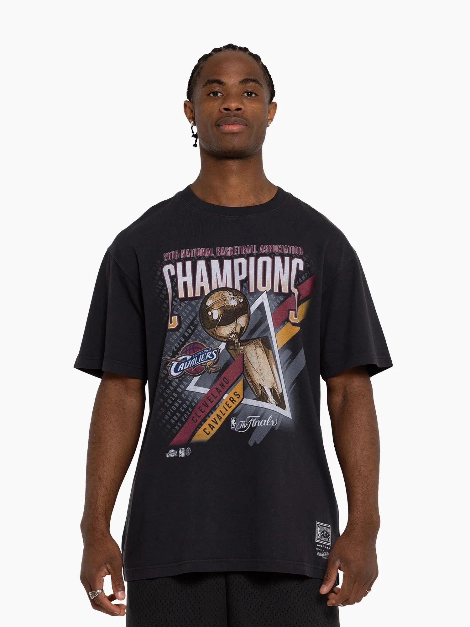 Mitchell And Ness T-Shirts Cleveland Cavaliers Mitchell & Ness NBA Finals Road Vintage T-Shirt - Faded Black