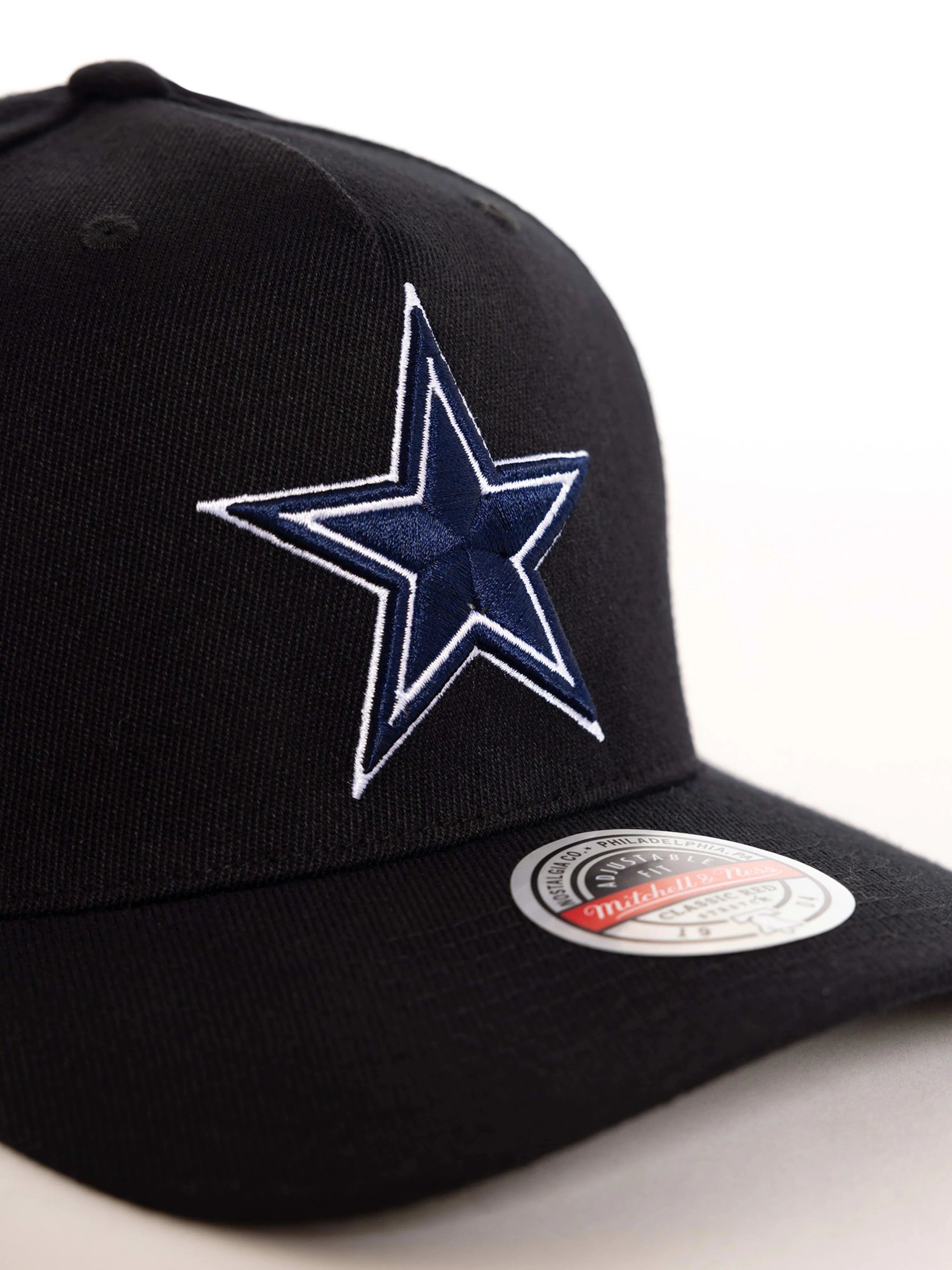 Mitchell And Ness Caps Dallas Cowboys Mitchell & Ness NFL Logo Classic Red Snapback Hat - Black
