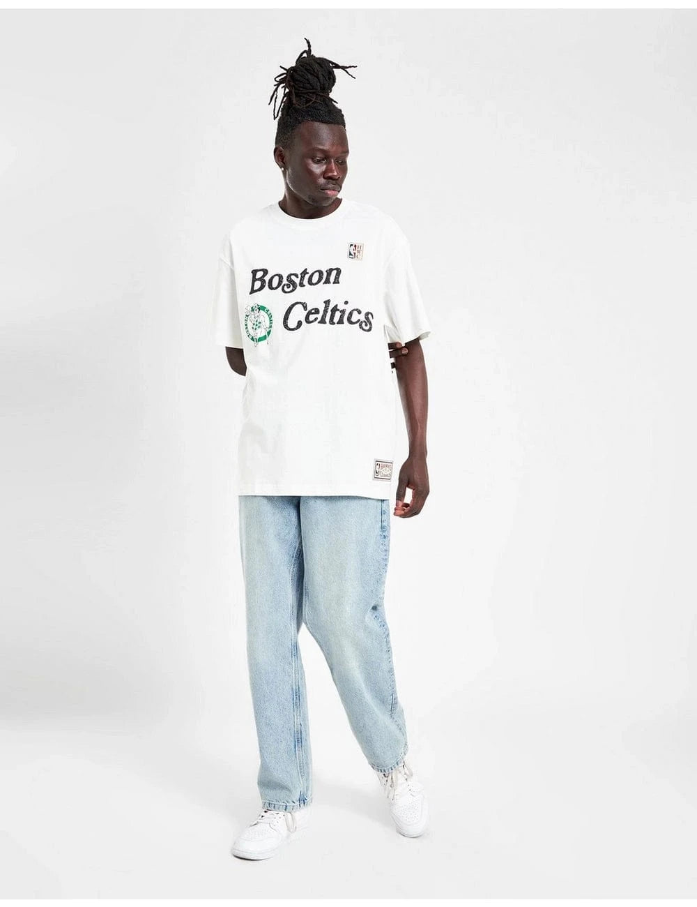 Boston Celtics Mitchell & Ness NBA Script Patch Arch Vintage T-Shirt - Vintage White