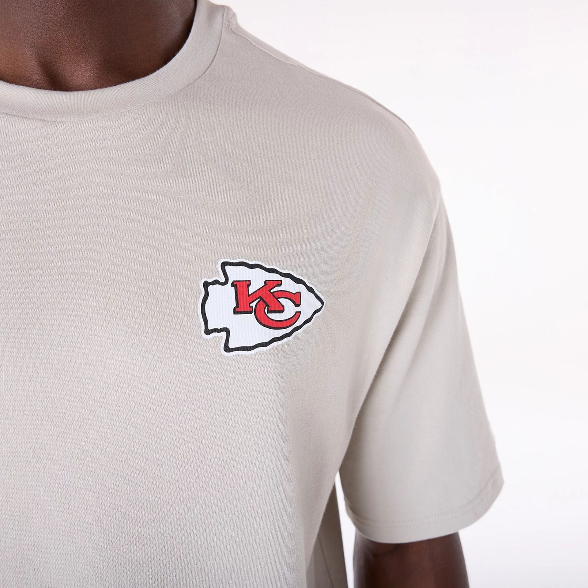 New Era T-Shirts Kansas City Chiefs New Era NFL Graphic Hit Oversized T-Shirt - Stone
