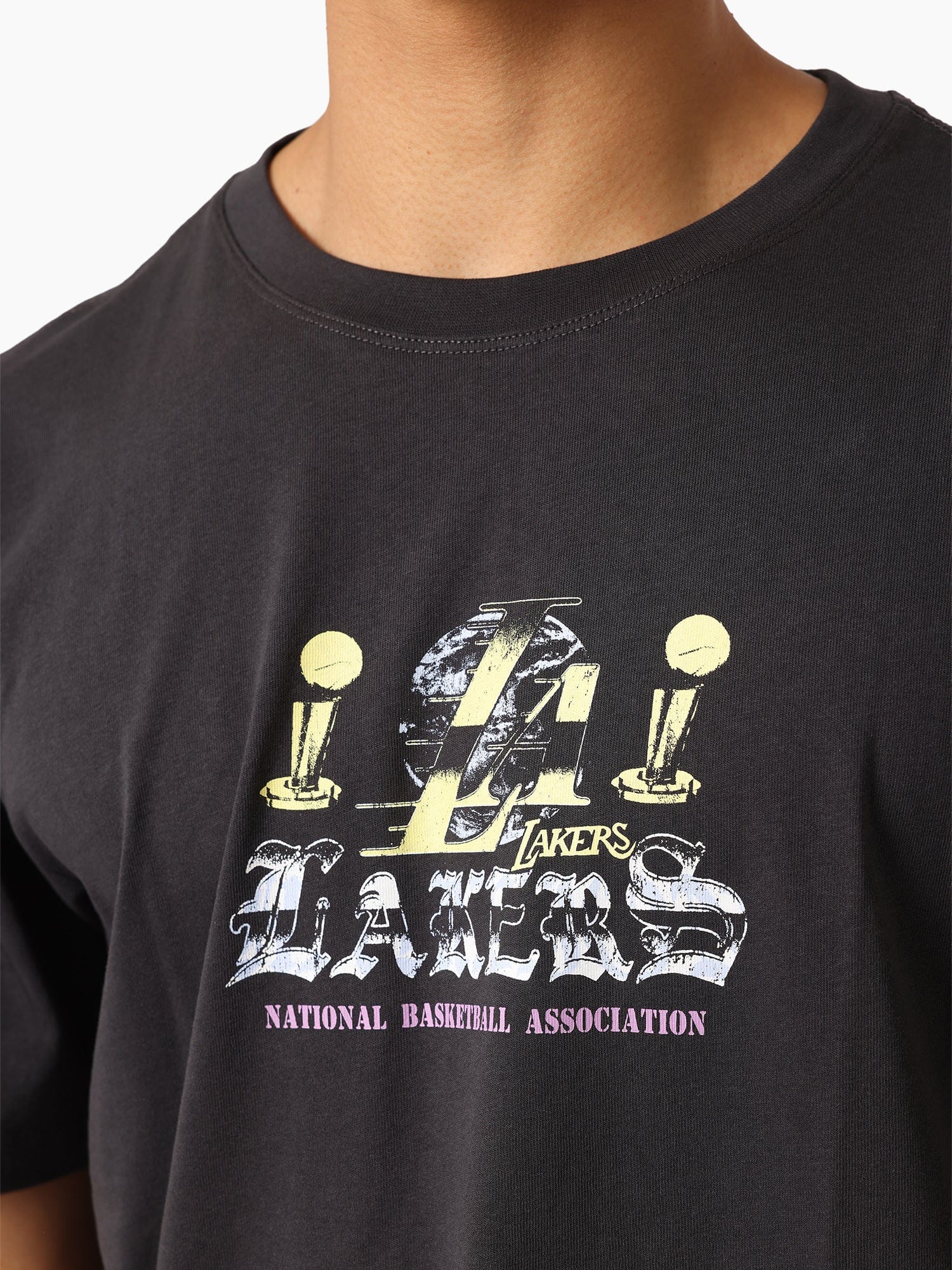 Mitchell And Ness T-Shirts Los Angeles Lakers Mitchell & Ness NBA Champs Chrome Vintage T-Shirt - Washed Black