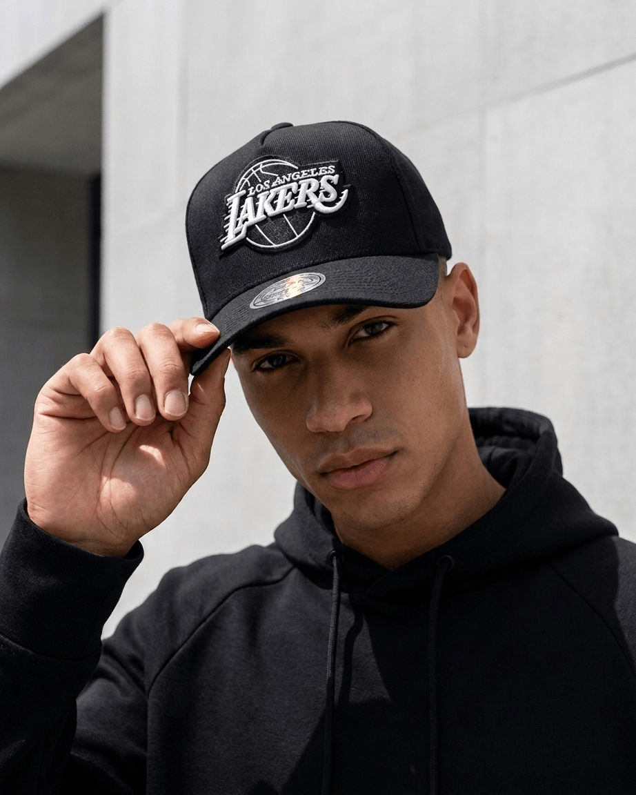 Mitchell And Ness Caps OSFM Los Angeles Lakers Mitchell & Ness NBA Monochrome Flex 110 Snapback Hat - Black