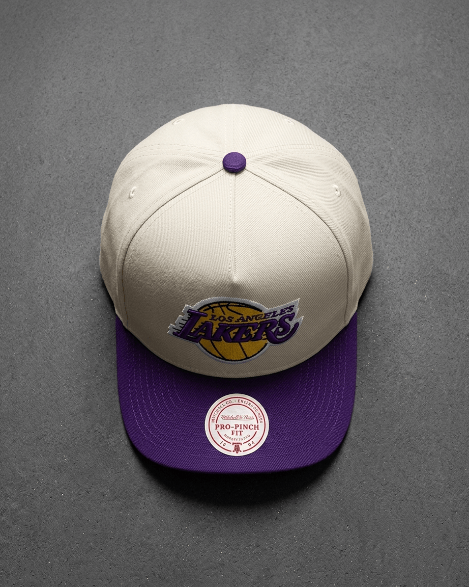Mitchell And Ness Caps OSFM Los Angeles Lakers Mitchell & Ness NBA Team Pro Pinch Snapback Hat - Chrome