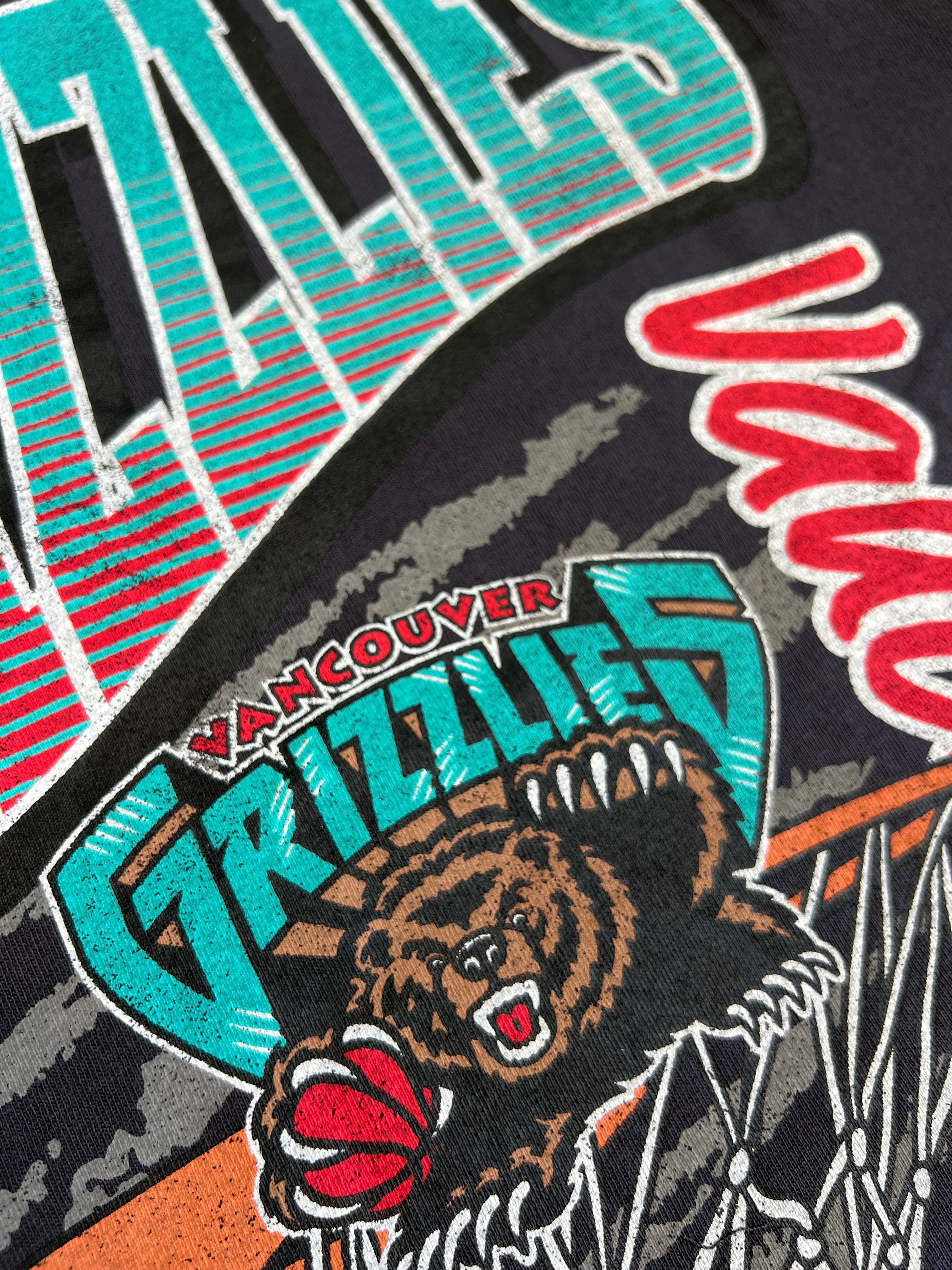 Mitchell And Ness T-Shirts Memphis Grizzlies Mitchell & Ness NBA Basketed Vintage T-Shirt - Overdyed Black