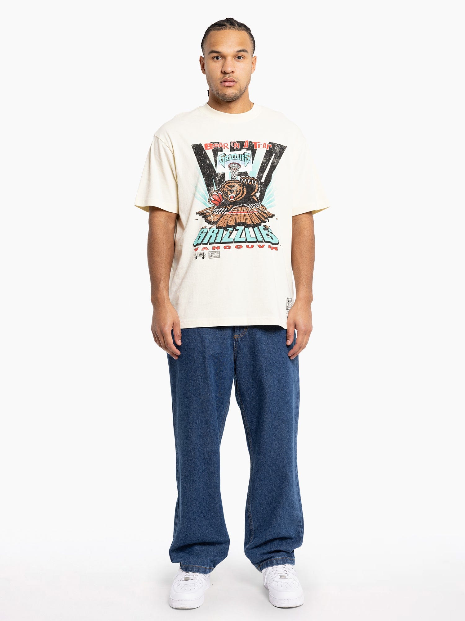 Mitchell And Ness T-Shirts Memphis Grizzlies Mitchell & Ness NBA Bear On A Tear Vintage T-Shirt - Vintage White