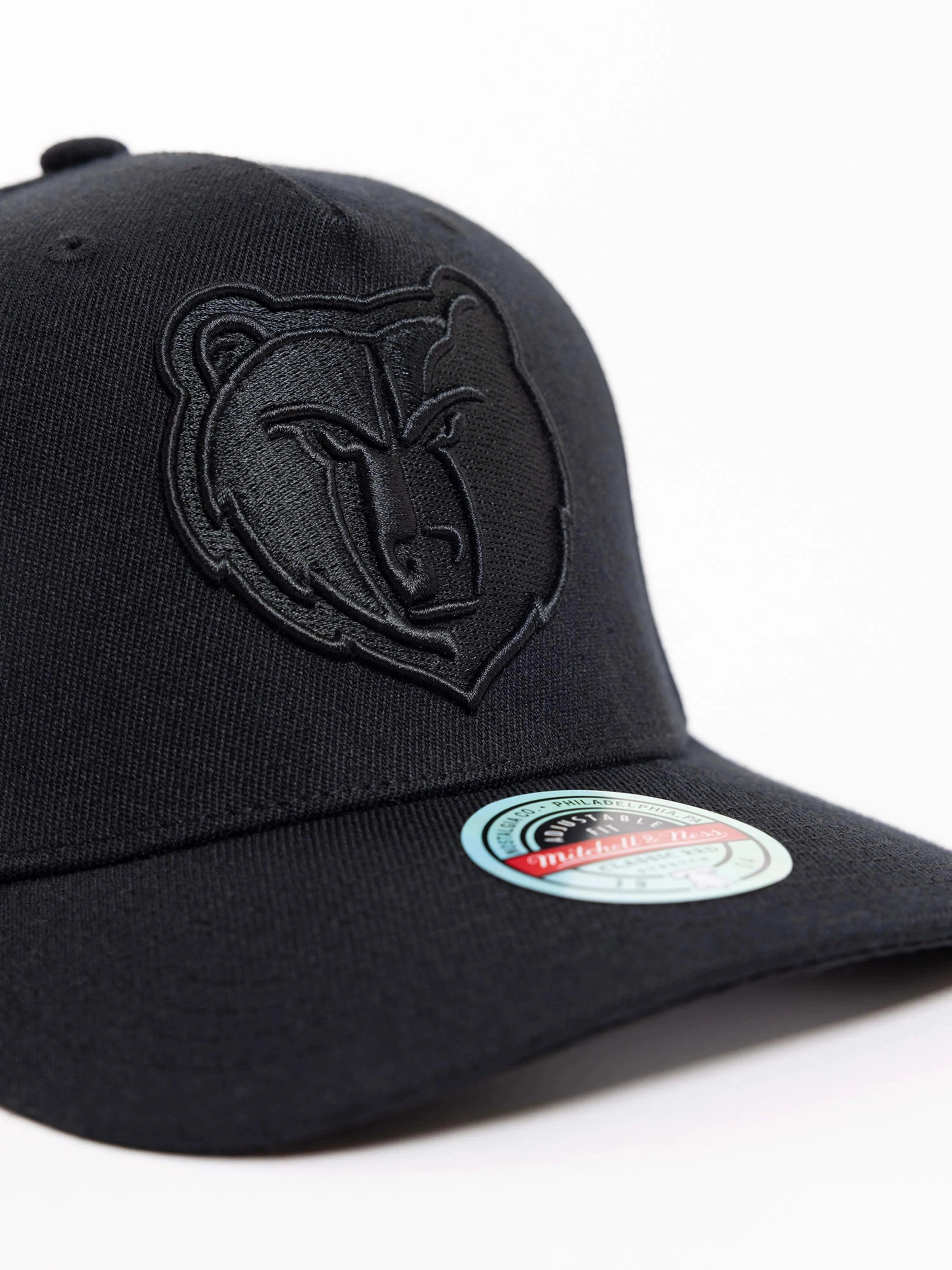 Mitchell And Ness Caps Memphis Grizzlies Mitchell & Ness NBA Black On Black Classic Red Snapback Hat
