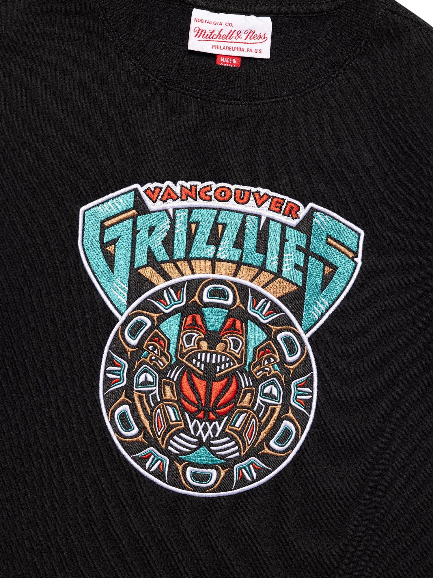 Mitchell And Ness Jumpers Memphis Grizzlies Mitchell & Ness NBA Tribal Vintage Crew Jumper - Faded Black