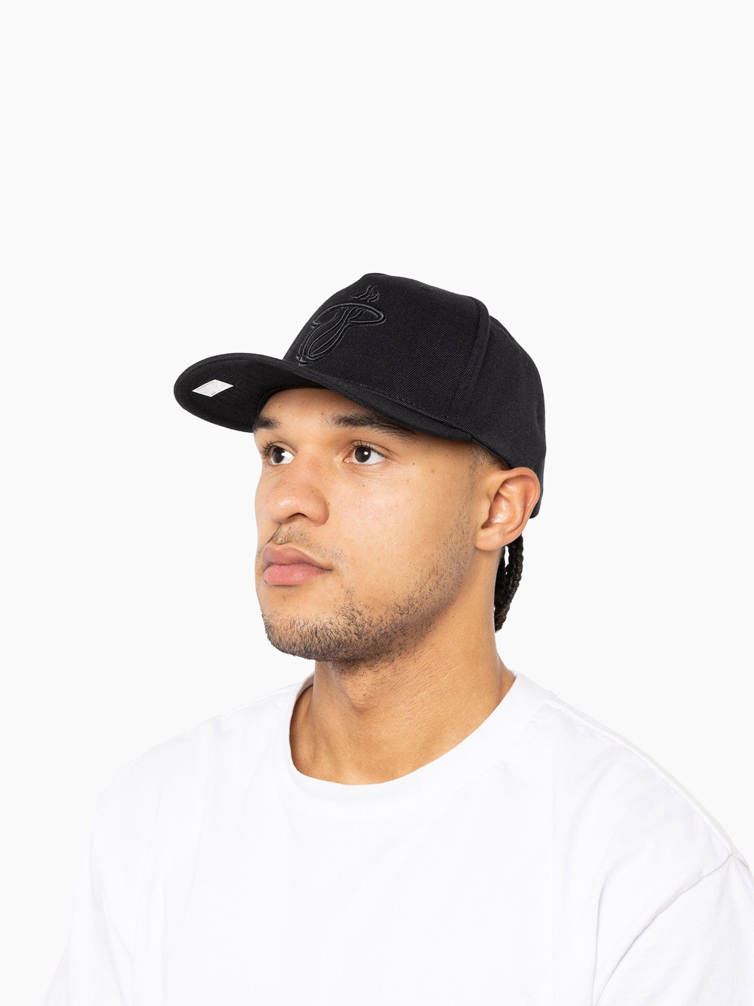 Mitchell And Ness Caps Miami Heat Mitchell & Ness NBA Black On Black Classic Red Snapback Hat