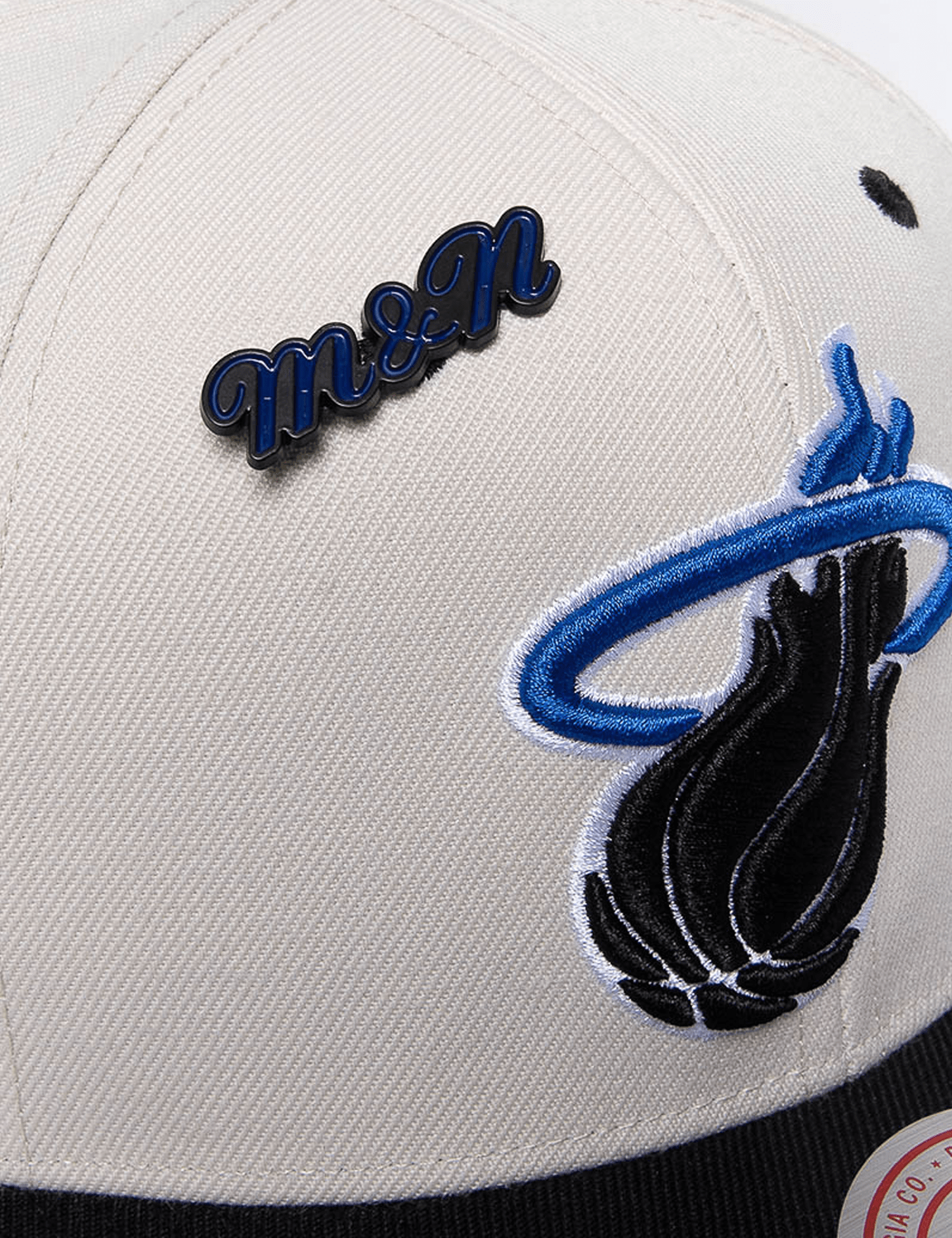 Mitchell And Ness Caps Miami Heat Mitchell & Ness NBA Launch Pro Crown Snapback Hat - Off White