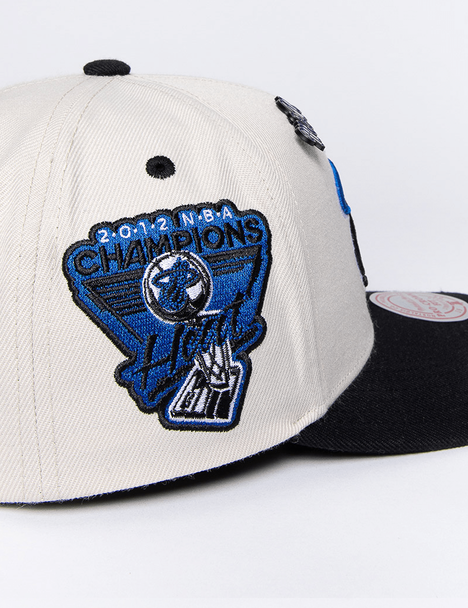 Mitchell And Ness Caps Miami Heat Mitchell & Ness NBA Launch Pro Crown Snapback Hat - Off White