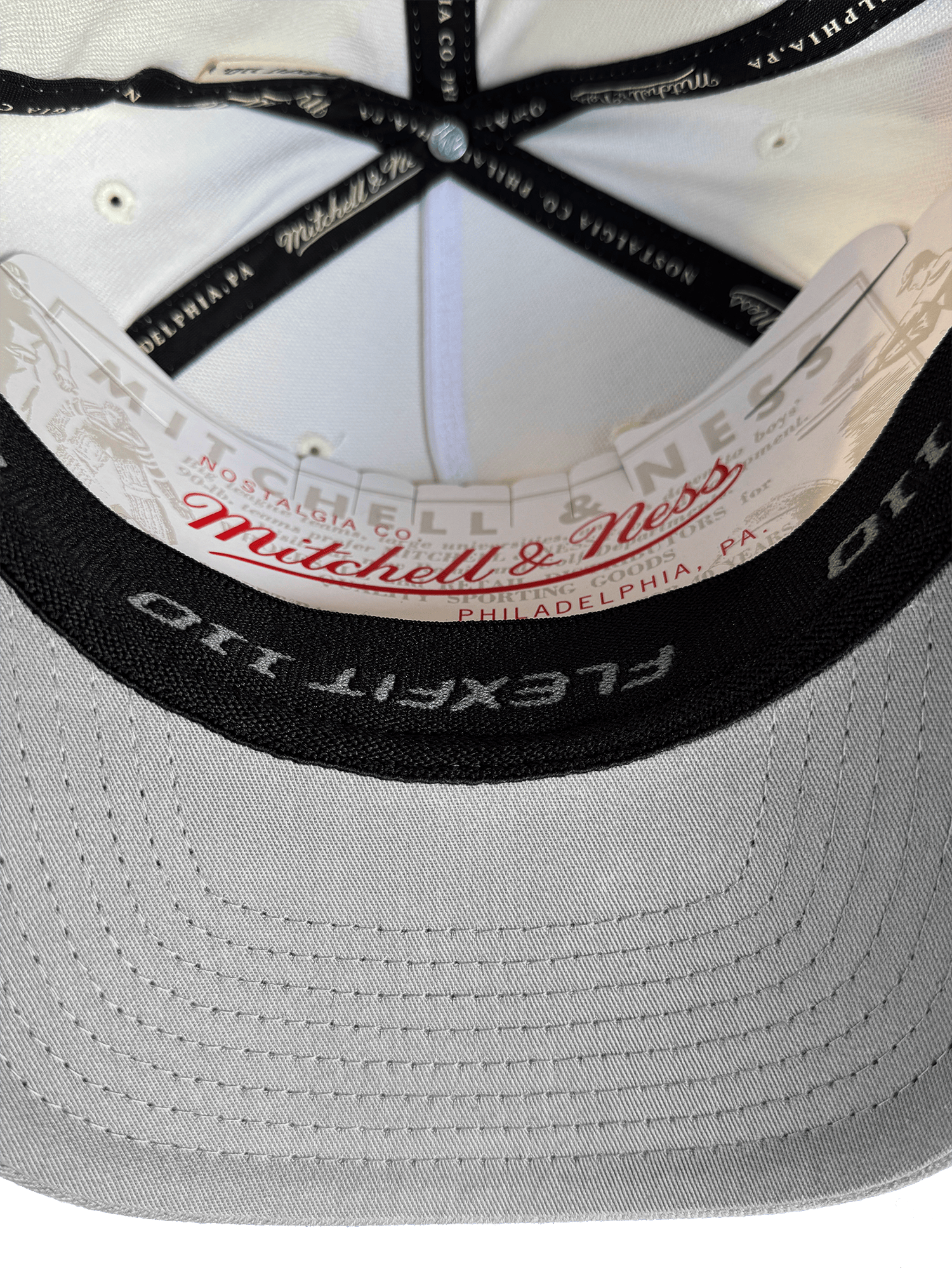 Mitchell And Ness Caps Michigan Wolverines Mitchell & Ness NCAA 2T Tailsweep 110 Flex Snapback Hat - Off White