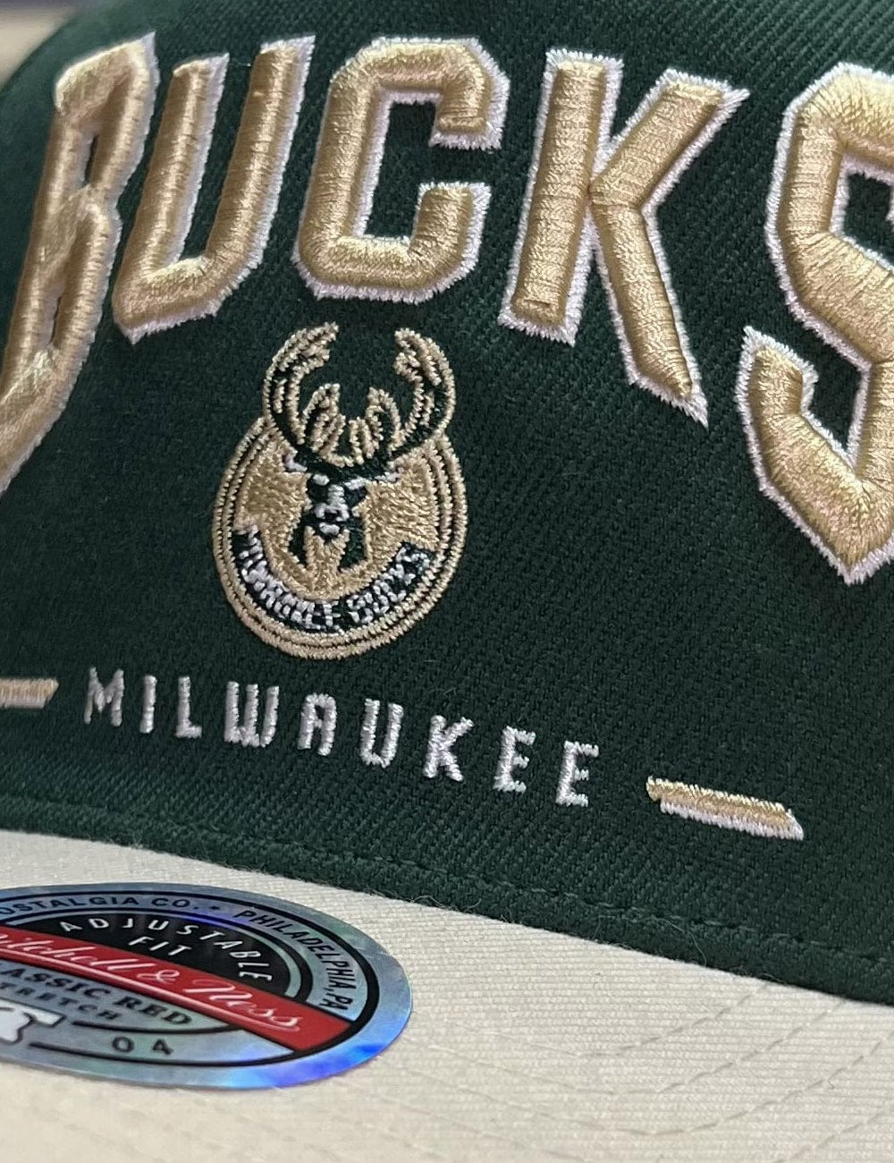 Mitchell And Ness Caps Milwaukee Bucks Mitchell & Ness NBA Headline Arch Classic Red Snapback Hat