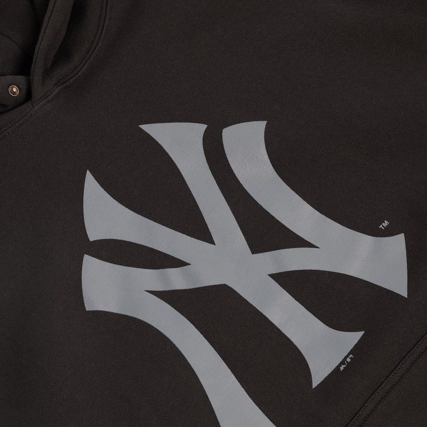 Majestic Athletic Jumpers New York Yankees Majestic MLB Tonal Vintage Hoodie Jumper - Faded Black