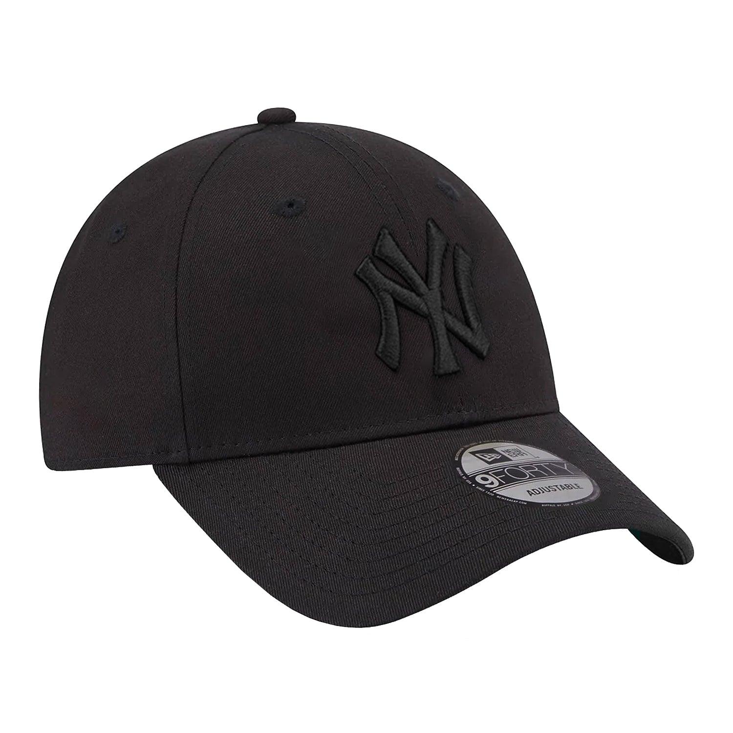 New Era Caps New York Yankees New Era MLB Black On Black 9FORTY Strapback Hat