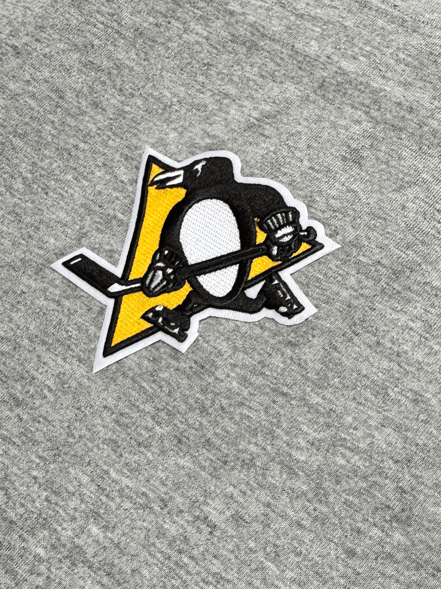 Pro Standard T-Shirts Pittsburgh Penguins Pro Standard NHL Team Icon Flex T-Shirt - Heather Grey