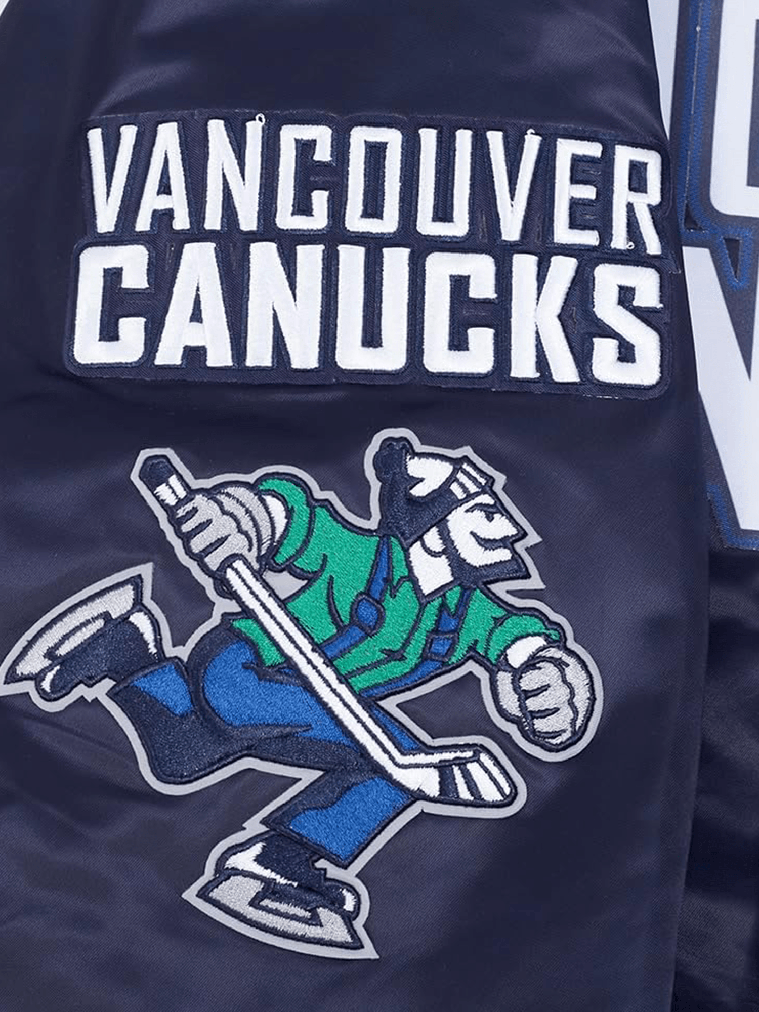 Pro Standard Jackets Vancouver Canucks Pro Standard NHL Team Classic Satin Button Jacket - Navy