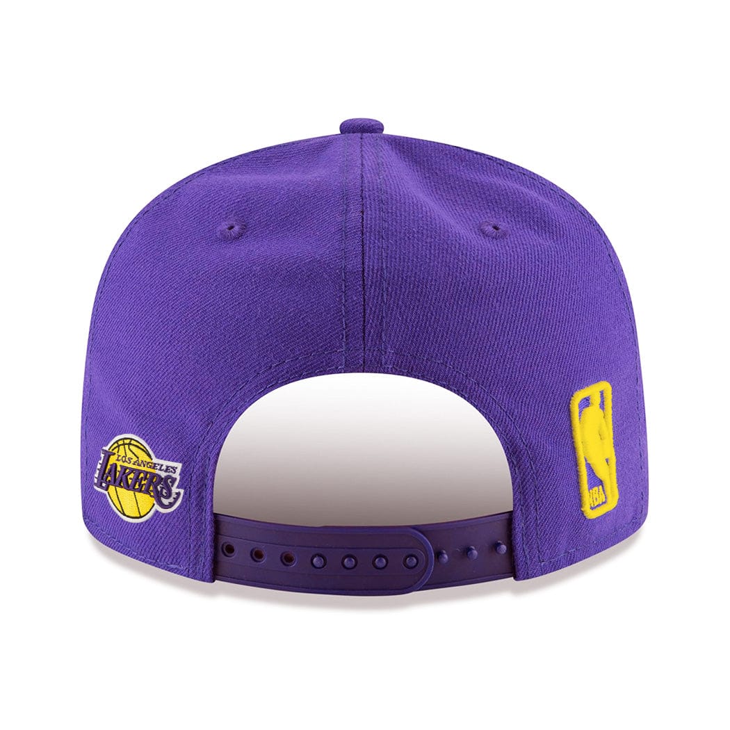 NBA Essentials Caps Youths Youths Los Angeles Lakers NBA Essentials Wordmark Flat Brim Snapback Hat - Purple
