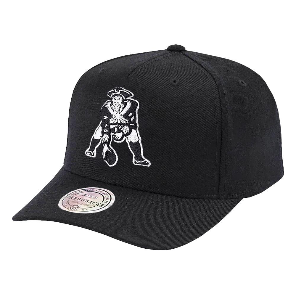 New England Patriots Mitchell & Ness NFL Black & White Throwback 110 Curve Snapback Hat
